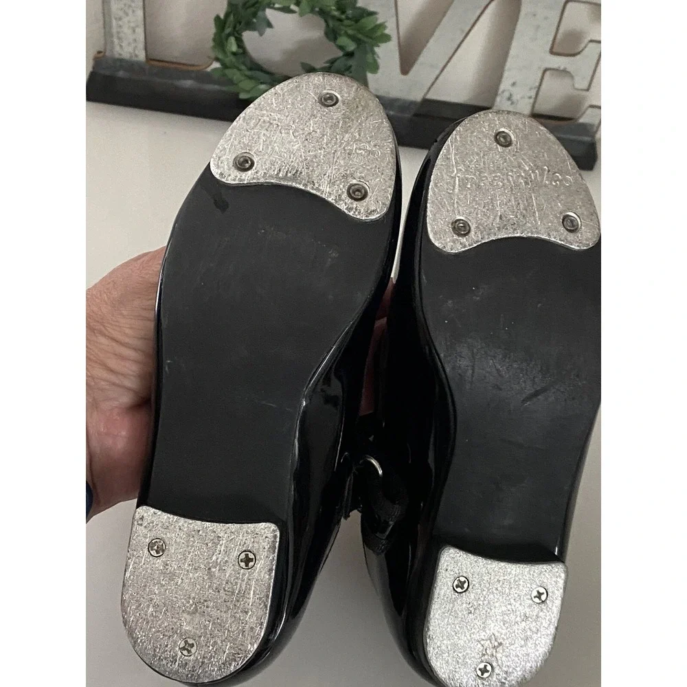 Freestyle by Danskin Tap Shoes Youth Size 10 Black Adjustable Strap Patent Shine
